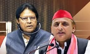 Akhilesh Yadav Meets Ramjilal Suman: रामजीलाल सुमन के घर पहुंचे सपा अध्यक्ष अखिलेश यादव, बढ़ाई गई सुरक्षा 2 image 197