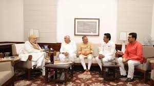 UP Politics: सपा के बागी विधायकों की अमित शाह से मुलाकात, सियासी गलियारों में हलचल तेज 2 image 6