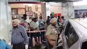 Punjab News: BJP नेता के घर हुआ आतंकी हमला, फेंके गये ग्रेनेड, पुलिस ने शुरू की जांच 2 image 79