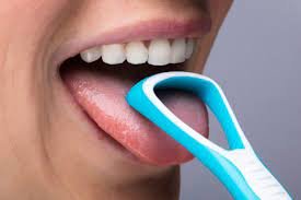Skipping Tongue Cleaning Health Risks: सुबह ब्रश करने के बाद भूल जाते हैं ये जरूरी काम? हो सकता है बड़ा नुकसान 2 The Top Reasons Why You Should Be Brushing Your Tongue | SmileKeepers