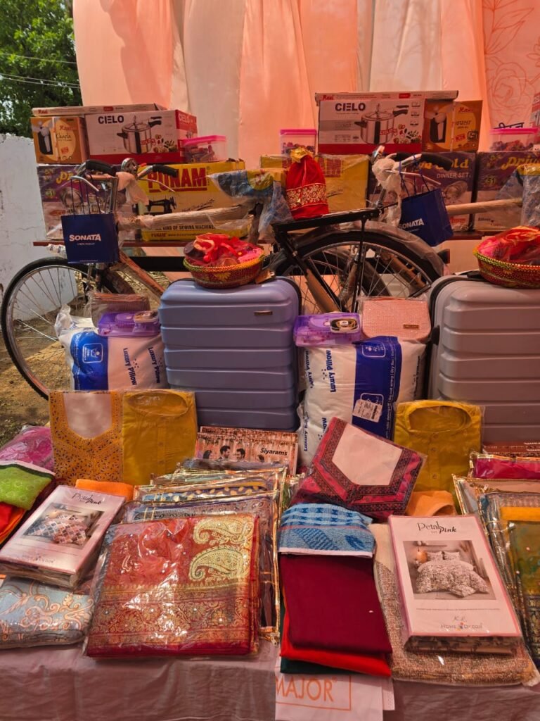 Chandauli: रोटरी क्लब वाराणसी नॉर्थ और महर्षि वाल्मीकि सेवा संस्थान के सहयोग से नौगढ़ में सामूहिक विवाह संपन्न 3 WhatsApp Image 2025 05 24 at 11.53.26 AM 1