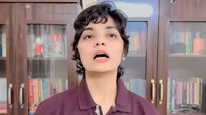 Neha Singh Rathore: मशहूर भोजपुरी लोक गायिका नेहा सिंह राठौर की बढ़ीं मुश्किलें,PM मोदी के खिलाफ की आपत्तिजनक टिप्पणी,FIR दर्ज 3 image 1