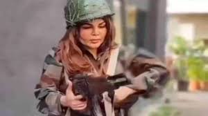 Rakhi Sawant Video: बंदूक लेकर पाकिस्तान से लड़ने निकलीं राखी सावंत, यूजर्स बोले- इसको बॉर्डर पर भेजो 2 image 57