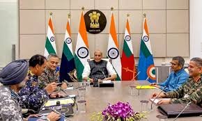 India-Pakistan News: रक्षा मंत्री संग तीनों सेनाओं की खिलखिलाती तस्वीर ही काफी! पाकिस्तान को हारने के लिए भारत की रणनीति तैयार 2 image 68