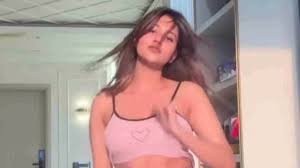 Anjali Arora Sexy Video: MMS Video लीक्ड गर्ल ने फिर मचाई इंटरनेट पर सनसनी, शेयर कर दिया सेक्सी वीडियो 2 image 7