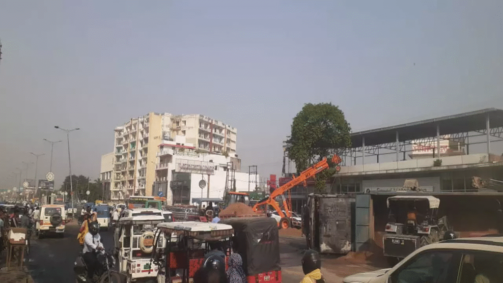 Lucknow News: चिनहट इलाके में दो ट्रकों के बीच हुई टक्कर से केबिन में लगी आग, एक चालक की मौत 4 thumb 1920 1344521 1