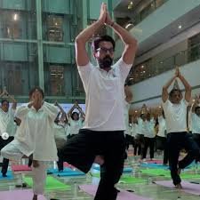 International Yoga Day: कंगना रनौत से लेकर अनुपम खेर समेत इन सेलेब्स ने मनाया योग दिवस 7 image 303