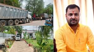 Lucknow News: सत्ता के नशे में बीजेपी विधायक ने SDM को मारा थप्पड़: अखिलेश ने सरकार पर उठाए सवाल ! क्यों आया विधायक जी को गुस्सा 2 image 329
