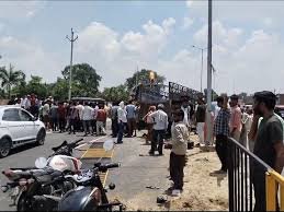 Mainpuri News: इटावा-बरेली हाईवे पर बड़ा हादसा, एक मजदूर की मौत, दो गंभीर घायल 2 image 406