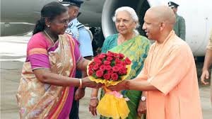 Gorakhpur News: दो दिवसीय दौरे पर गोरखपुर पहुंची राष्ट्रपति, मुख्यमंत्री और राज्यपाल ने किया स्वागत 2 image 415