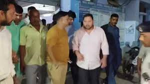 Bihar News: बाल-बाल बचे तेजस्वी यादव! तेज रफ्तार ट्रक ने काफिले को मारी टक्कर, 3 घायल 2 image 79