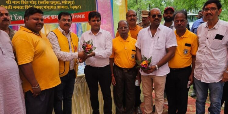 Sonbhadra: “मां के नाम एक पेड़” अभियान में लायंस क्लब रेणुकूट की सक्रिय भागीदारी 1 WhatsApp Image 2025 07 09 at 5.53.48 PM 1