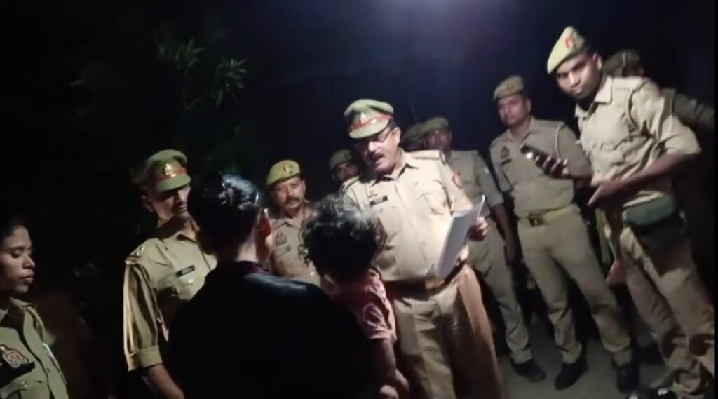 UP News: उत्तर प्रदेश में अपराधियों के विरुद्ध सख्त कार्रवाई — सोनभद्र पुलिस ने दुष्कर्म आरोपी राजा सिंह के घर की कुर्की की 2 WhatsApp Image 2025 07 15 at 10.20.18 AM