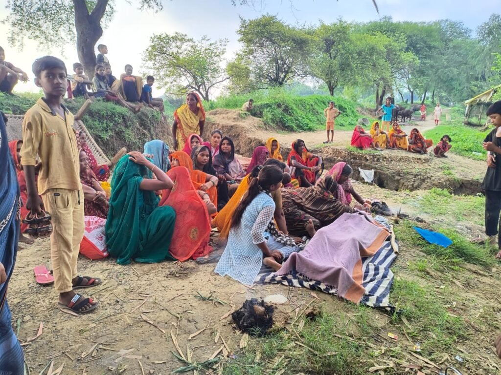 Chandauli: खेत में मिला युवक का शव, गाँव में मचा कोहराम 2 WhatsApp Image 2025 07 19 at 11.48.29 AM