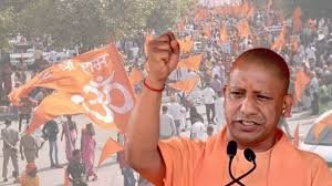 Hindutva Based UP Politics: योगी ने खेला 'कट्टर हिंदुत्व' का कार्ड, धर्म को अफीम चटाकर चल दी बड़ी राजनीतिक चाल 2 image 196