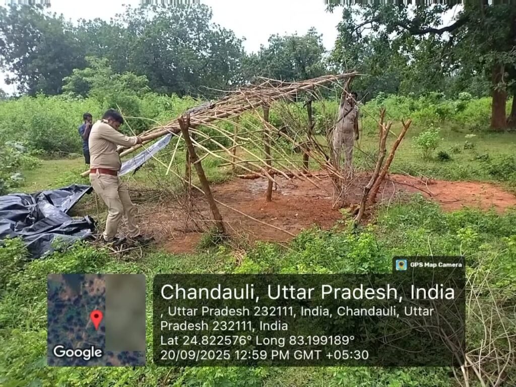 Chandauli: चंदौली नौगढ़ बसौली गांव में वन भूमि पर अवैध कब्जा, वन विभाग ने की सख्त कार्रवाई 1 WhatsApp Image 2025 09 21 at 2.12.42 PM