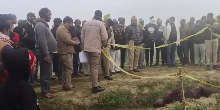 Etawah News: इटावा में कच्चे रास्ते पर युवक का शव मिलने से सनसनी, पुलिस जांच में जुटी 1 WhatsApp Image 2026 01 09 at 5.11.13 PM 11