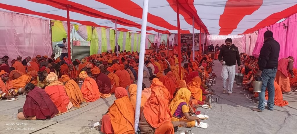 Prayagraj: प्रयागराज कुंभ 2026: जगद्गुरु शंकराचार्य के सानिध्य में एक माह तक राम कथा और भागवत कथा का भव्य आयोजन 3 WhatsApp Image 2026 01 12 at 10.56.46 AM