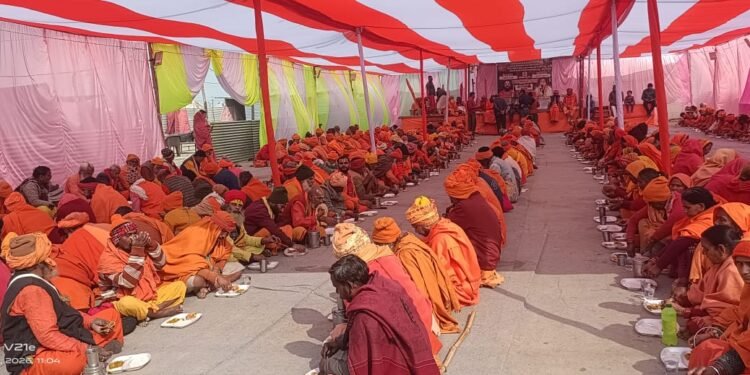 Prayagraj: प्रयागराज कुंभ 2026: जगद्गुरु शंकराचार्य के सानिध्य में एक माह तक राम कथा और भागवत कथा का भव्य आयोजन 1 WhatsApp Image 2026 01 12 at 10.56.47 AM