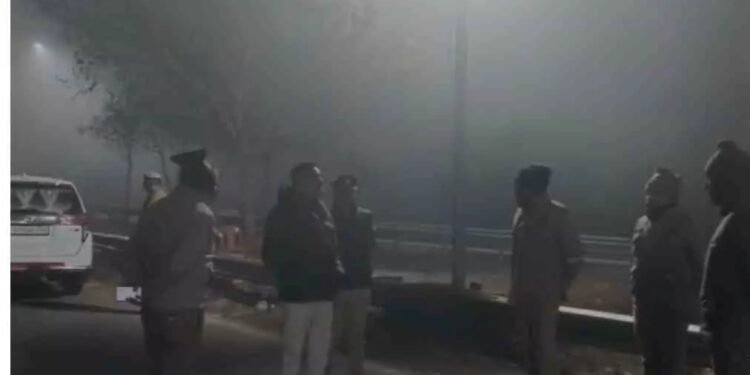 Magh Mela 2026: कौशाम्बी में एसपी राजेश कुमार ने सड़क पर उतरकर ट्रैफिक और सुरक्षा संभाली 1 WhatsApp Image 2026 01 31 at 3.02.44 PM 3