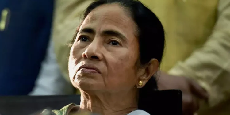 West Bengal Voter List SIR Row: लो भई… ममता दीदी के जीत की गारंटी वाला 'वोट बैंक' हो गया साफ़! SIR पर SC का बड़ा झटका, बदल जाएगा बंगाल का 'चुनावी' गणित? 1 WhatsApp Image 2026 02 07 at 11.55.01 AM 5