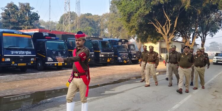 Barabanki: बाराबंकी में पुलिस परेड का निरीक्षण, फिटनेस और अनुशासन पर दिया गया जोर 1 WhatsApp Image 2026 02 17 at 11.27.10 AM