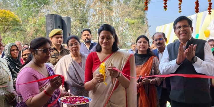 Raebareli News: तहसील महराजगंज में सम्पूर्ण समाधान दिवस आयोजित, 56 शिकायतों में 05 का मौके पर निस्तारण 1 WhatsApp Image 2026 02 22 at 12.49.55 PM