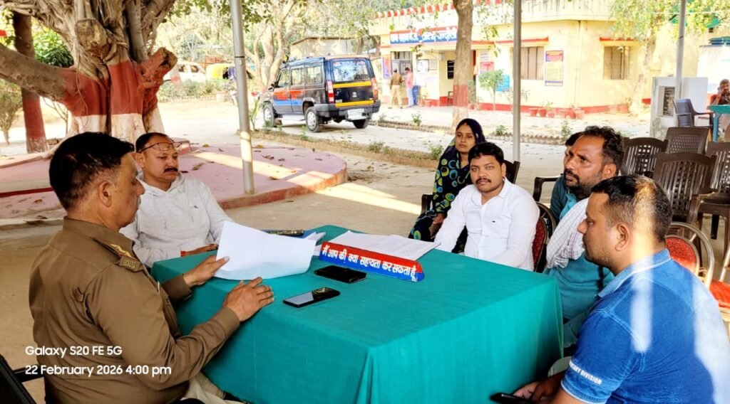 Chandauli News: शहाबगंज में सीएससी संचालकों की बैठक संपन्न, सुरक्षा व्यवस्था मजबूत करने के निर्देश 2 WhatsApp Image 2026 02 23 at 11.59.31 AM 1