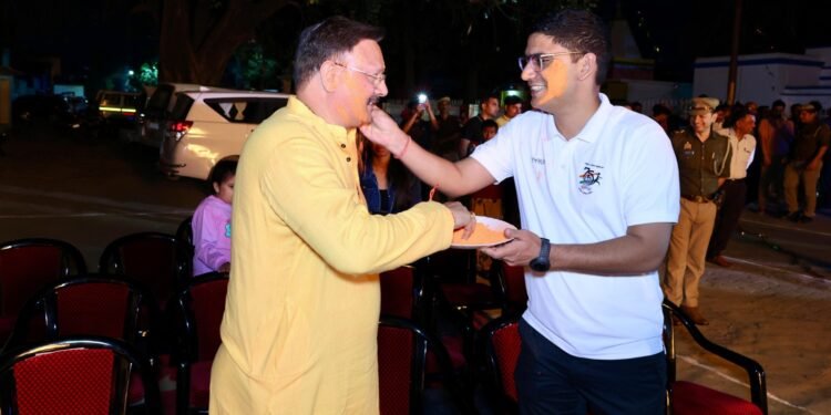 UP News: शाहजहाँपुर में श्रद्धा और उल्लास के साथ सम्पन्न हुआ होलिका दहन कार्यक्रम 1 WhatsApp Image 2026 03 03 at 12.53.50 AM