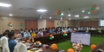 UP News: डीएम ने जिला स्वास्थ्य समिति (डीएचएस) की समीक्षा बैठक में दिए सख्त निर्देश 42 WhatsApp Image 2026 03 23 at 11.17.39 PM