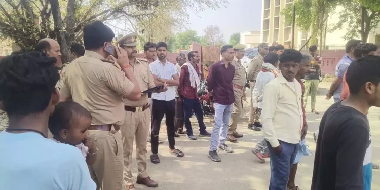 Hardoi News: गंगा एक्सप्रेसवे सर्विस रोड पर भीषण हादसा: कार-बाइक टक्कर में 3 की मौत, 2 गंभीर घायल 1 WhatsApp Image 2026 03 29 at 8.58.14 AM 1