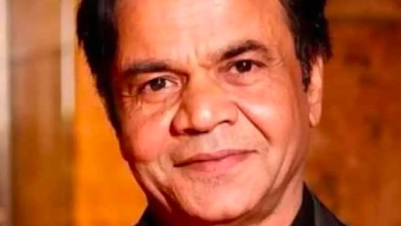 Rajpal Yadav Video: राजपाल यादव का इस जर्नलिस्ट ने उड़ाया मजाक वीडियो देख भड़के फैंस कहा-सर पर घमंड सवार हो गया है 19 WhatsApp Image 2026 04 06 at 1.33.43 AM 8