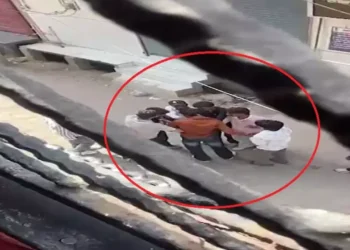 Surya Murder Case: घेरकर किए ताबड़तोड़ चाकू से वार…सामने आया 17 साल के सूर्या की हत्या का वीडियो 17 2007824 befunky2026 4 510 53 19