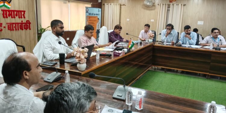 UP News: बाराबंकी में स्वास्थ्य सेवाओं की समीक्षा, डीएम ने वेतन भुगतान और सफाई व्यवस्था सुधारने के दिए निर्देश 1 WhatsApp Image 2026 05 22 at 00.17.18 1 1