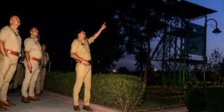 Agra Zip Line Accident: जिप लाइन का हुक टूटने से 45 फीट नीचे गिरा किशोर, एडवेंचर के दौरान मौत 1 WhatsApp Image 2026 05 25 at 11.15.26 1