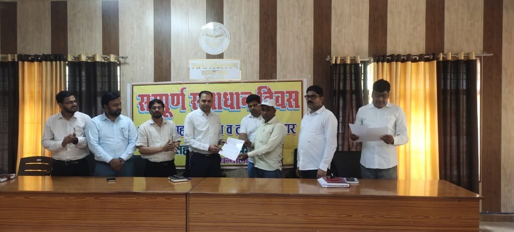 UP News: चंदौली में जनगणना 2027 के उत्कृष्ट प्रगणक सम्मानित, दो दिन में पूरा किया HLB कार्य 3 WhatsApp Image 2026 05 26 at 17.01.33 1
