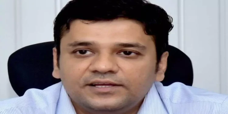 Aligarh News: अलीगढ़ में आंधी-तूफान और लू का अलर्ट, डीएम अविनाश कुमार ने सतर्क रहने की अपील की 1 WhatsApp Image 2026 05 28 at 11.03.15 4