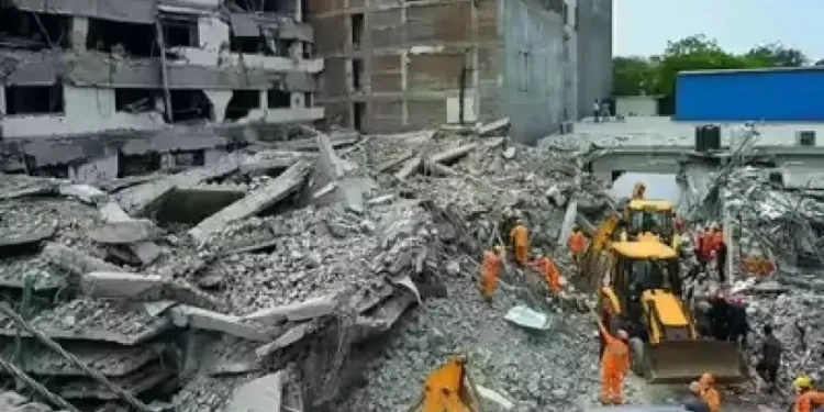 Delhi cylinder blast: दिल्ली में सुबह-सुबह तबाही! गैस सिलेंडर ब्लास्ट से गिरी इमारत, कई लोगों के दबे होने की आशंका 1 2008798 hapur mandir 4