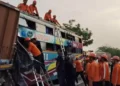 Vadodara Bus Accident: Gujrat के वडोदरा में बड़ा हादसा, लग्जरी बस और ट्रक की टक्कर में 5 की मौत, 26 घायल 12 WhatsApp Image 2026 06 15 at 15.26.14 1