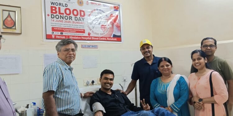 UP News: विश्व रक्तदाता दिवस पर रोटरी क्लब रेनुकूट द्वारा हिंडाल्को ब्लड सेंटर में रक्तदान शिविर का आयोजन 1 WhatsApp Image 2026 06 17 at 17.06.37
